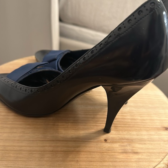 Authentic Gucci blue pumps size 7 very unique. - Picture 8 of 8